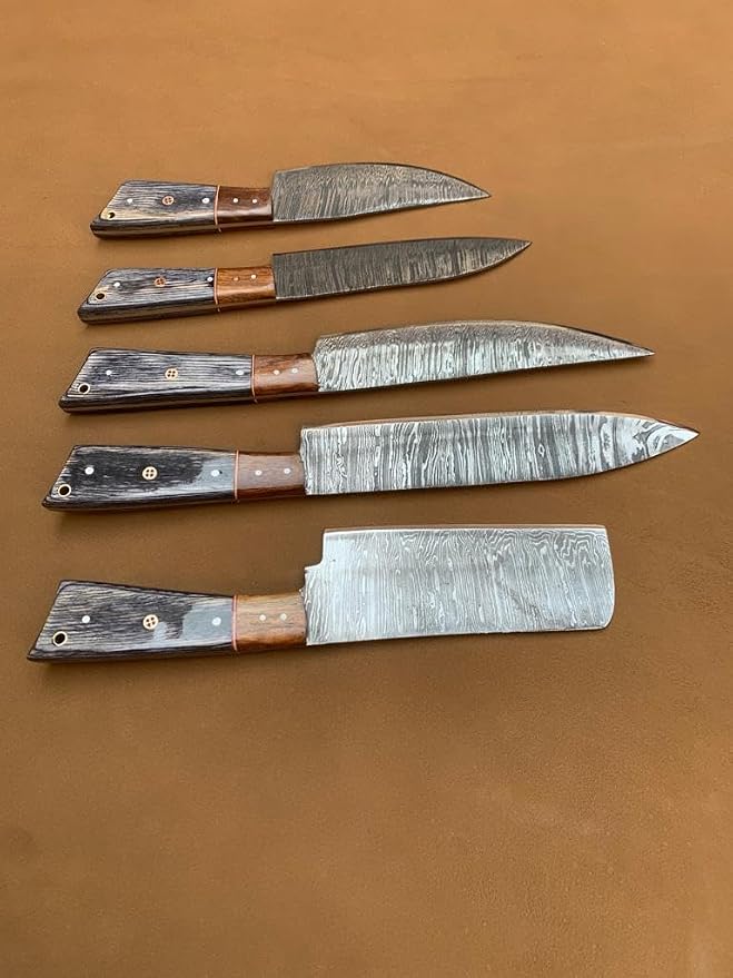 5 pieces Damascus knives with tapered handles arranged in a row
