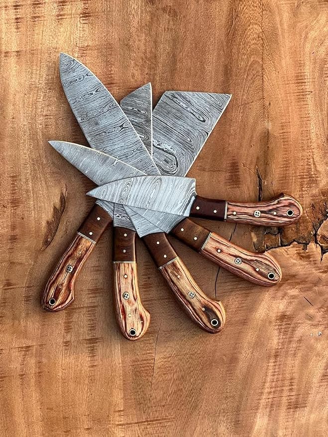 5 pieces Damascus knives with wood handles in star pattern