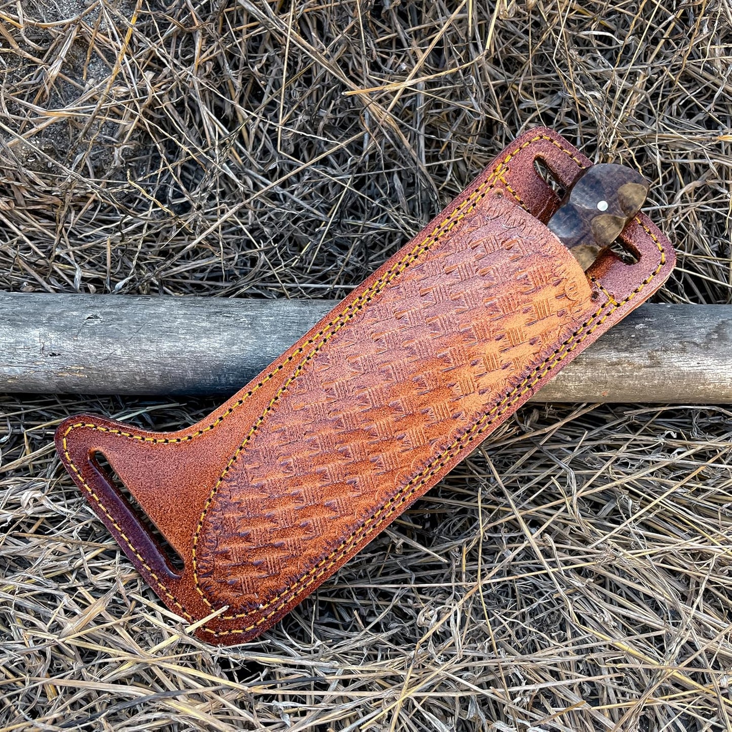 Twist Damascus Skinning Knife – Handmade Fixed Blade Hunting Knife with Brown Micarta Handle & Leather Sheath