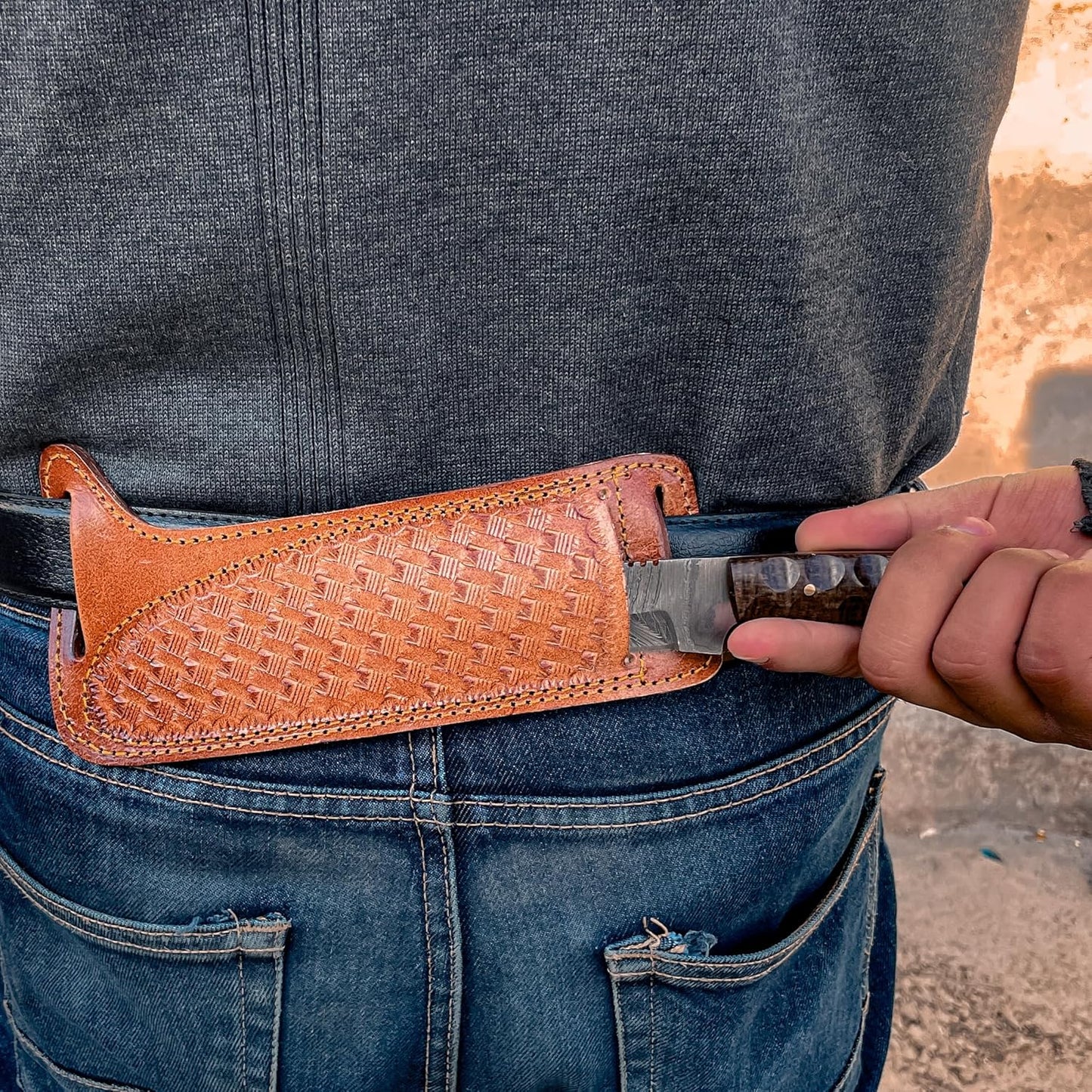 Twist Damascus Skinning Knife – Handmade Fixed Blade Hunting Knife with Brown Micarta Handle & Leather Sheath