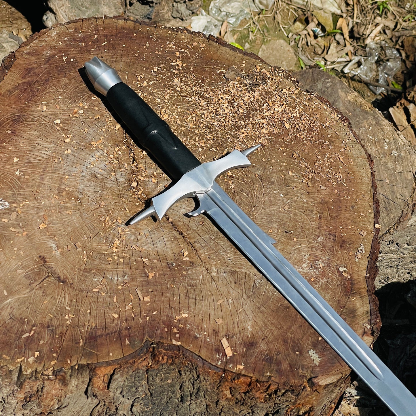 Hand Forged Myrddraal Medieval Sword, High Carbon Steel Fantasy Cosplay Blade with Leather Scabbard, Gift for Dad