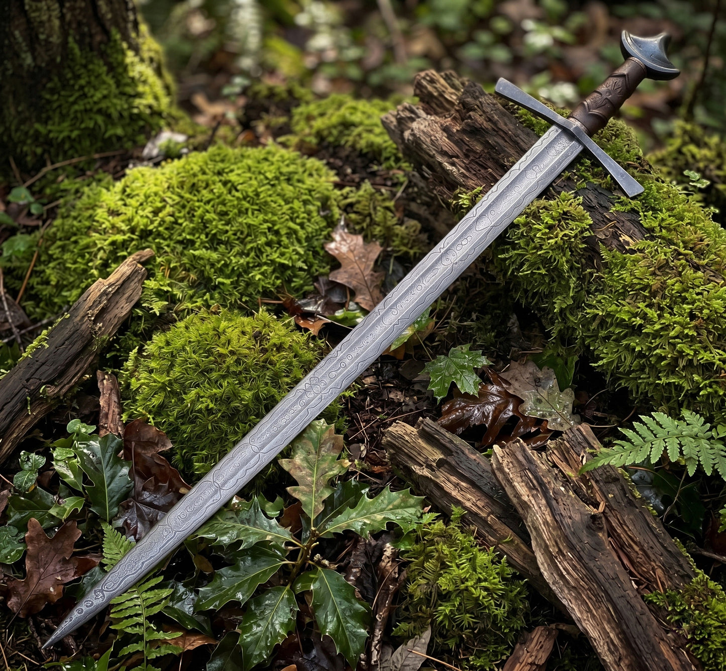 Medieval Knight Sword Damascus Steel Longsword with Carved Wood Scabbard, Engraved Fantasy Greatsword for Cosplay