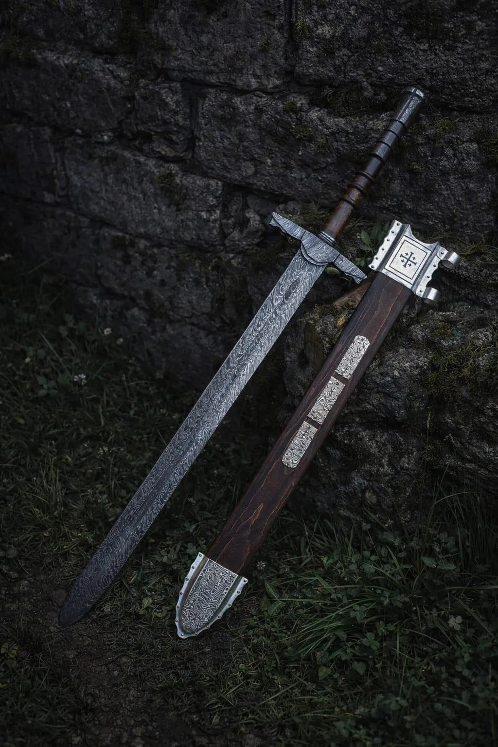 Medieval Crusader Knight Templar Display & Cosplay Replica Sword with Wooden Scabbard (Display/Prop Only)
