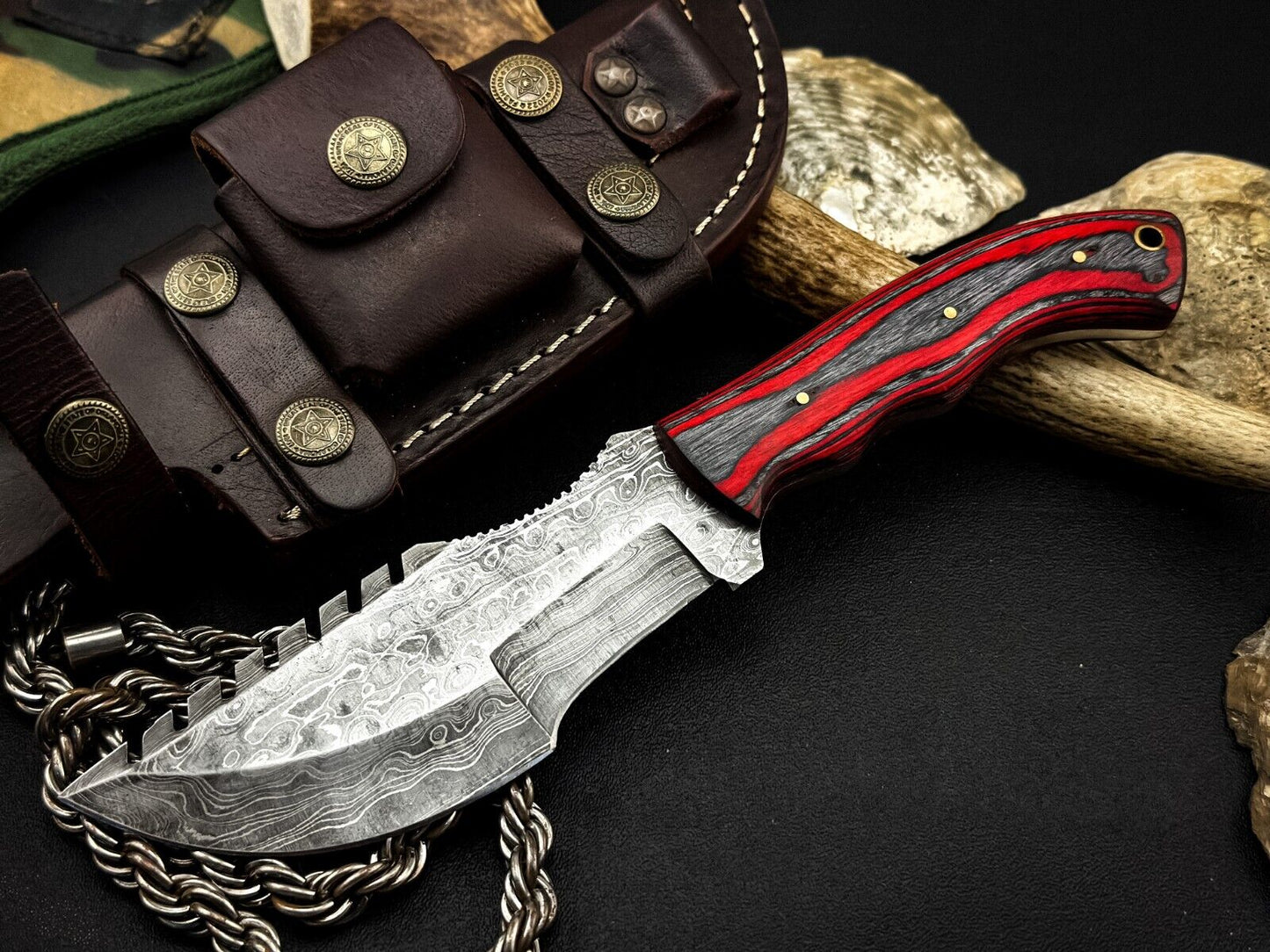 Handmade Damascus Steel Hunting Tracker Knife – Full Tang Survival Blade with Sheath – Custom Outdoor Fixed Blade Knife for Collectors
