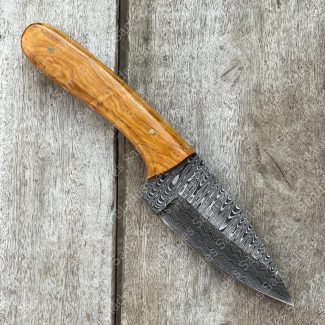 Damascus Steel Hunting Knife