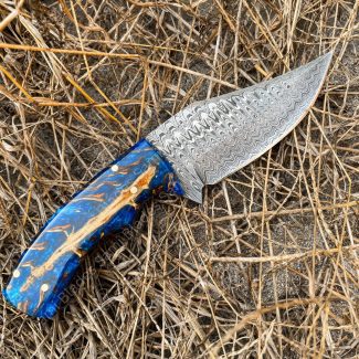 Full Tang Damascus Steel Knife, 8 inches Skinner Knife Clip Point blade, Resin handle
